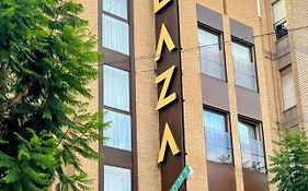 Plaza Rooms